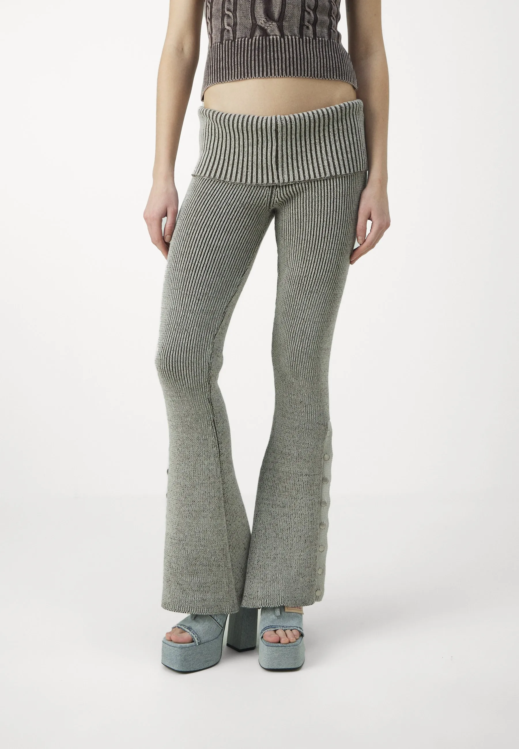 PLATED POPPER TROUSER - Pantaloni